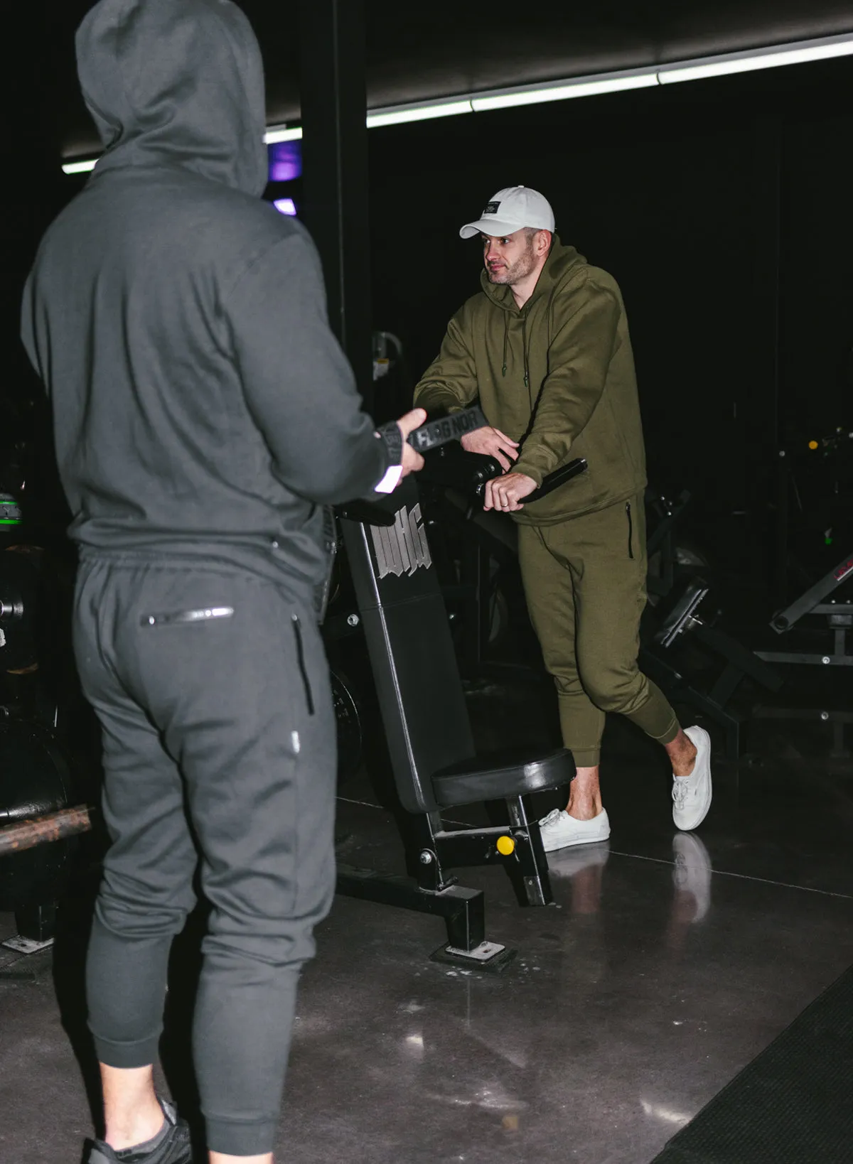 ESSENTIAL V2 FITTED JOGGER - BLACK