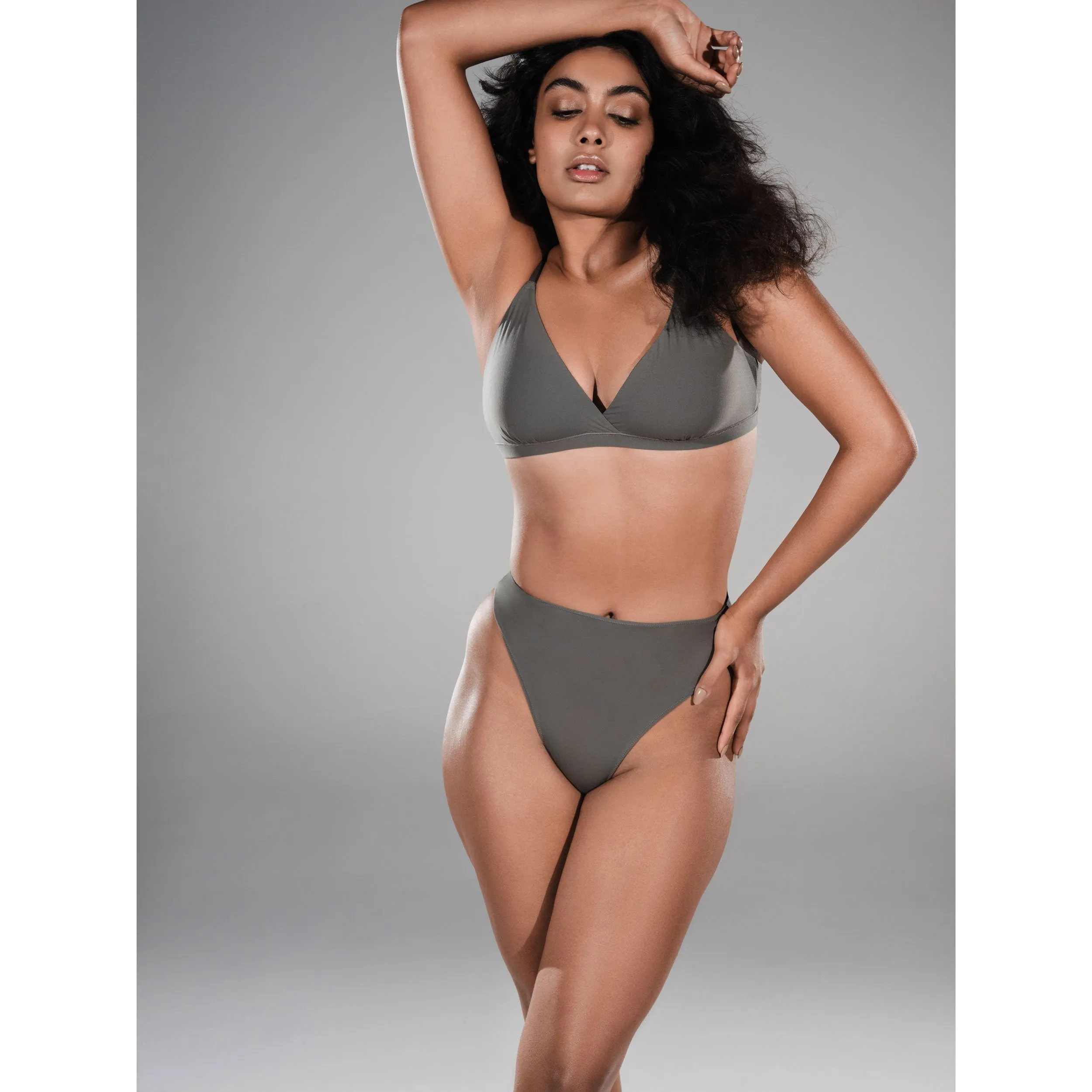 FITS EVERYBODY CROSSOVER BRALETTE | DUSK