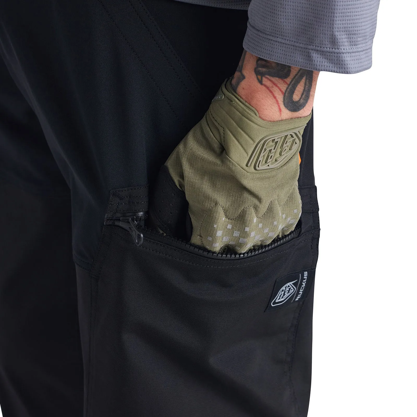 Ruckus Cargo Pant Mono Black