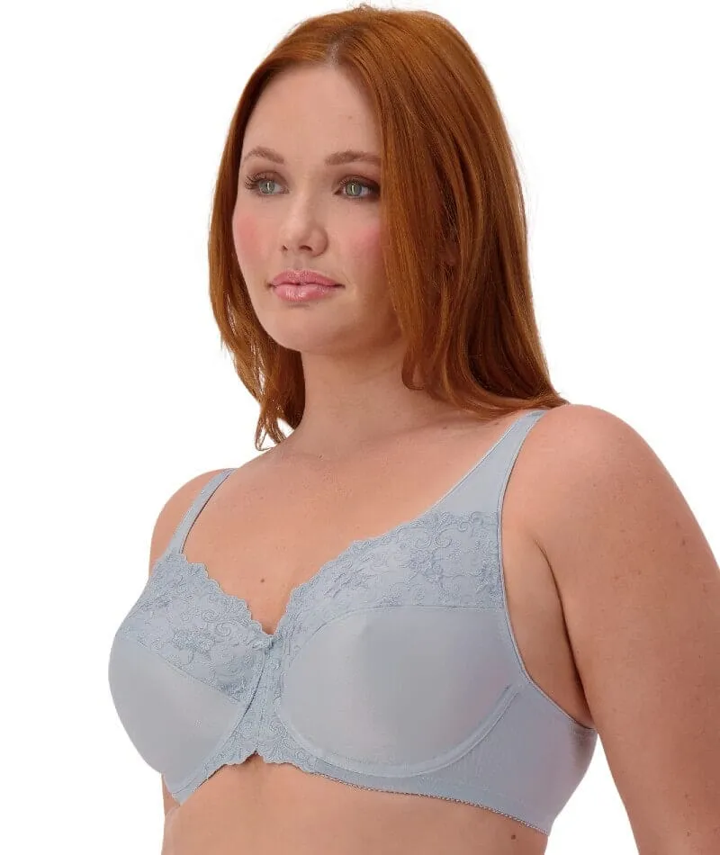 Triumph Embroidered Minimizer Bra - Pearl Grey