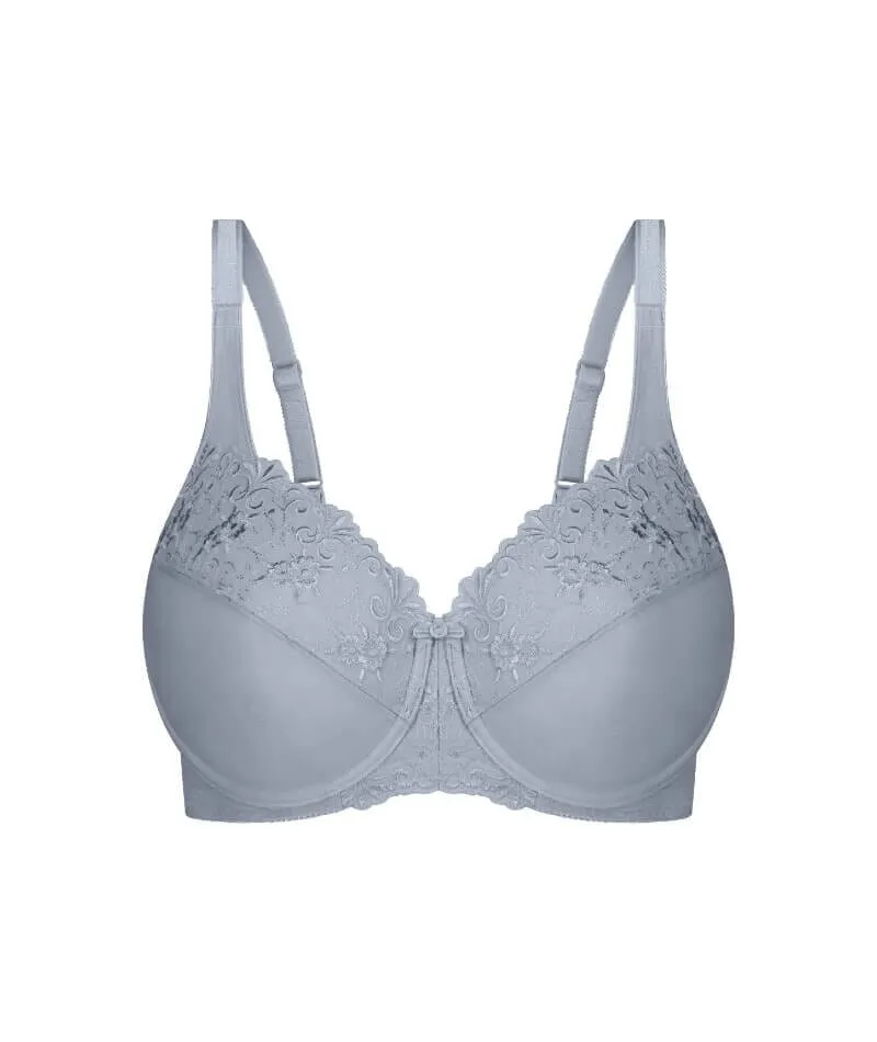 Triumph Embroidered Minimizer Bra - Pearl Grey