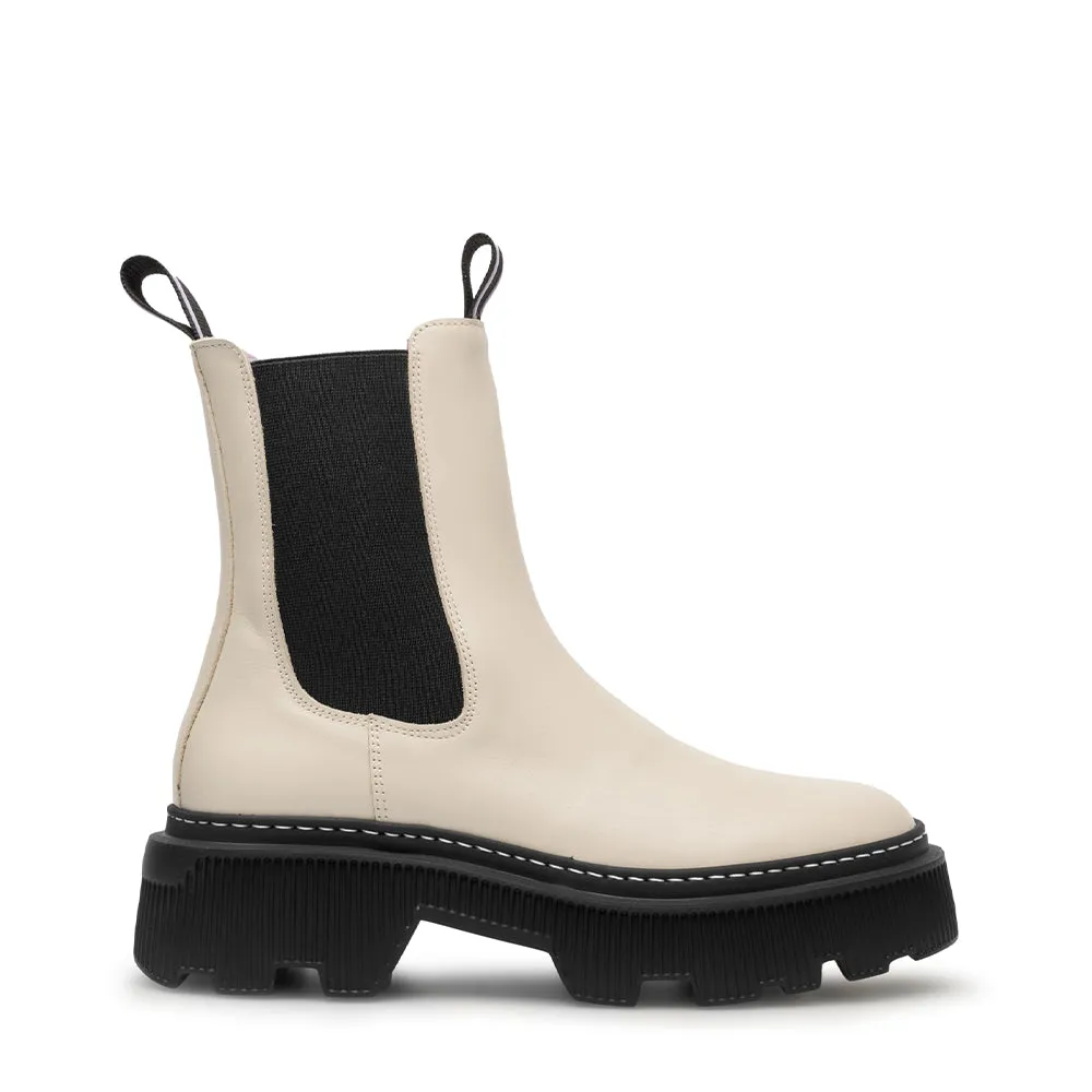 Trixy Off White Chelsea Boots